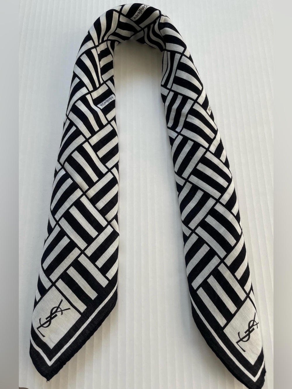 Authentic YSL Black & White Geometric Cotton Scarf - Picture 4 of 4